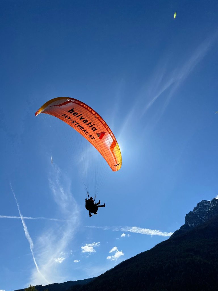 Im Gegenlicht über dem Tal